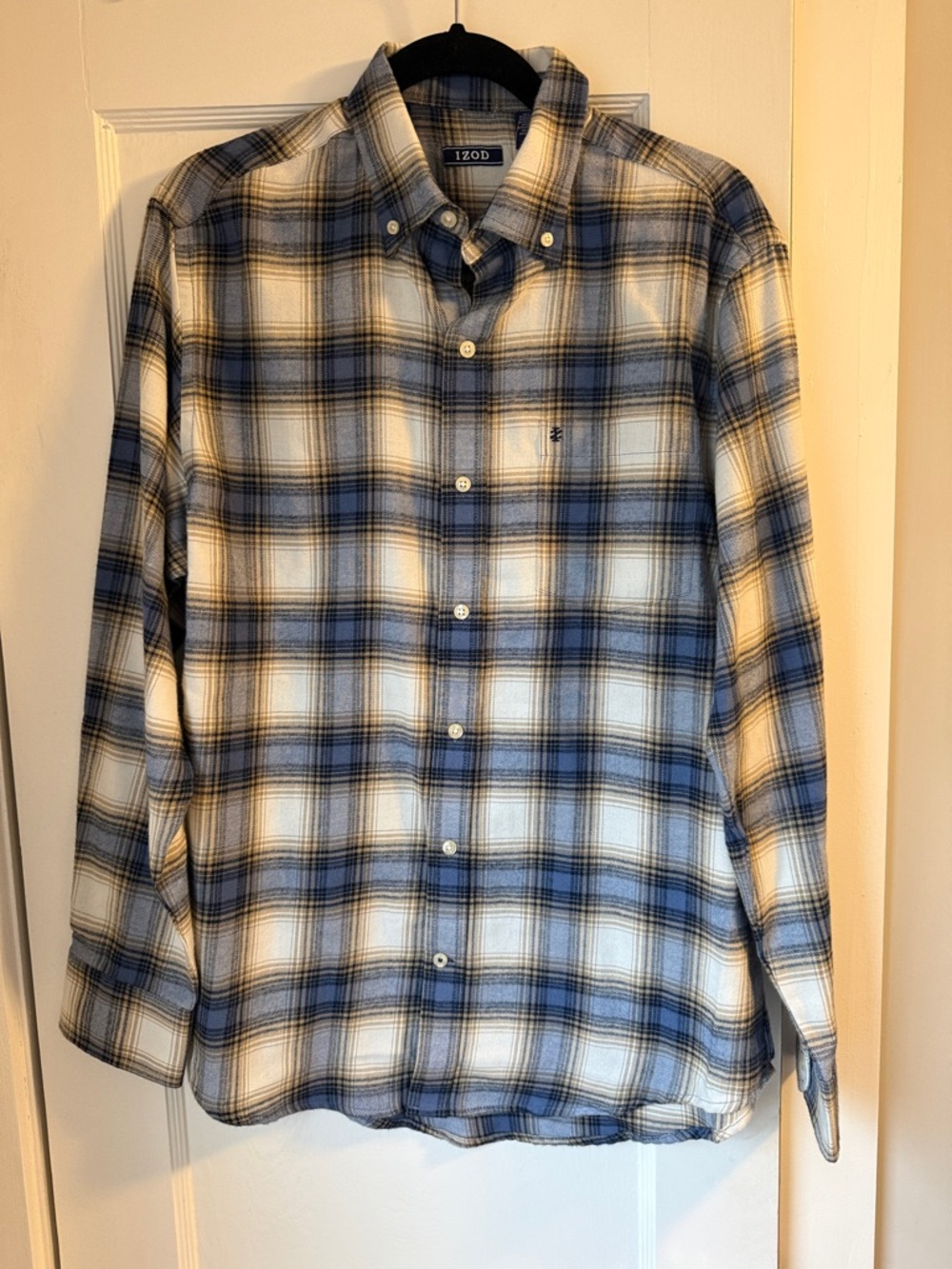 Izod Men’s Blue and White Plaid light weight Flannel Button-Down Shirt
